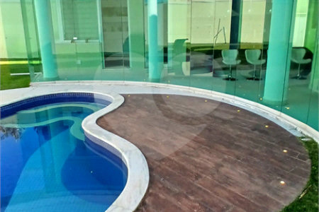 Casa à venda com 3 suítes no condomínio Figueira Garden, Atibaia - SP