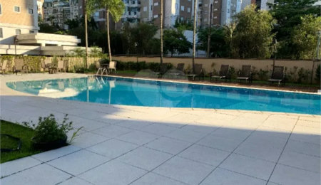 Apartamento à venda com 3 quartos, sendo 1 suíte,  em Cidade São Francisco, São Paulo, SP