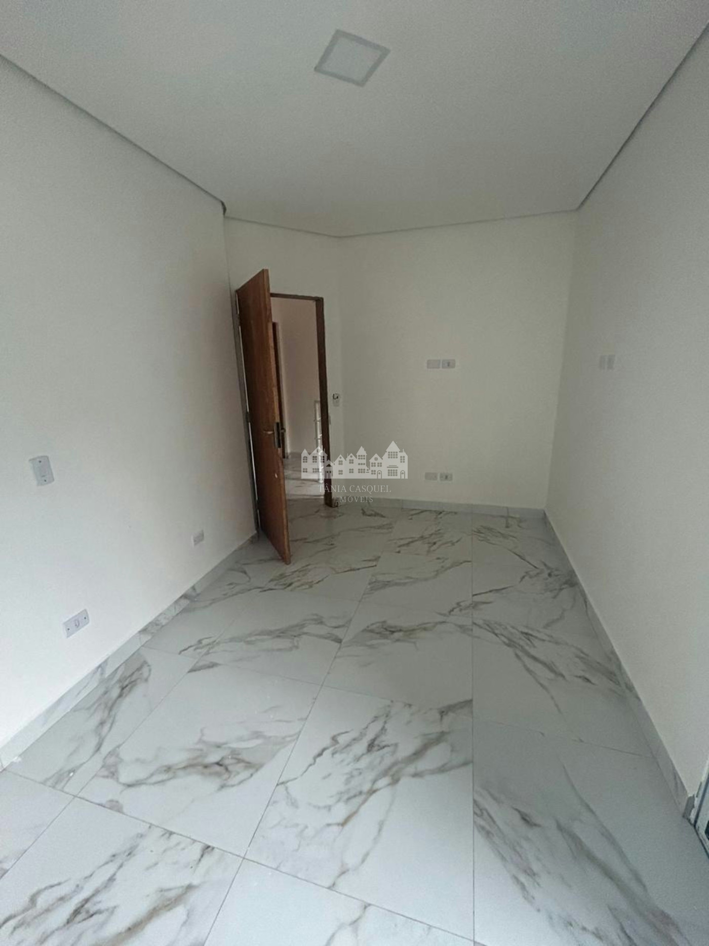 Casa à venda com 2 quartos, sendo 1 suíte, em Parque Hortência, Bom Jesus dos Perdões, SP