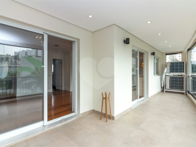 Apartamento à venda com 3 suítes em Alto da Boa Vista, São Paulo, SP