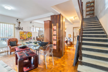Sobrado à venda com 3 quartos, sendo 1 suíte,  em Jardim Prudência, São Paulo, SP