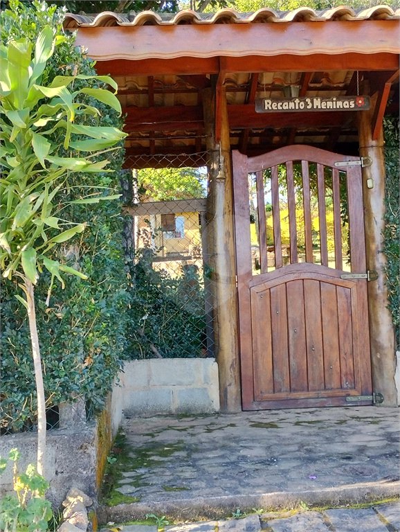 Chácara à venda com 4 quartos, sendo 1 suíte, em Bairro dos Pires, Extrema, MG
