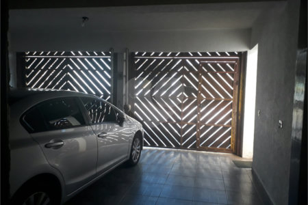 Casa à venda com 4 quartos, sendo 2 suítes, em Jardim Rosina, São Paulo, SP