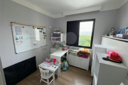 Apartamento à venda com 3 quartos, sendo 1 suíte, em Santo Amaro, São Paulo, SP