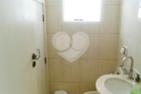 Excelente sobrado à venda em Moema Pássaros c/222 m², 3 suítes e 3 Vagas na garagem