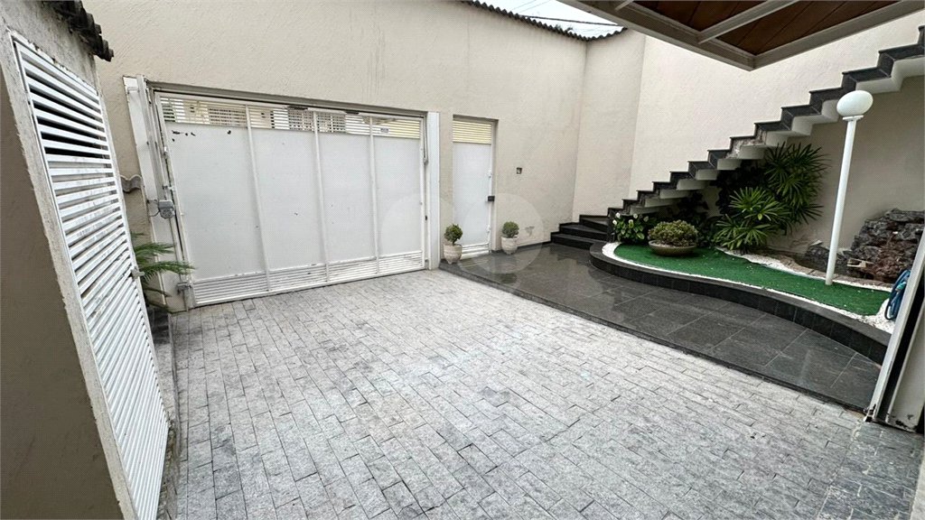 Casa à venda com 4 quartos, sendo 3 suítes, em Vila Galvão, Guarulhos, SP