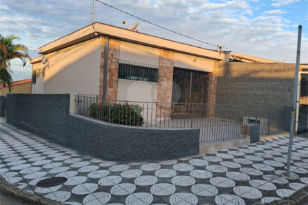 Casa à venda com 3 quartos, sendo 1 suíte,  em Vila Gabriel, Sorocaba, SP