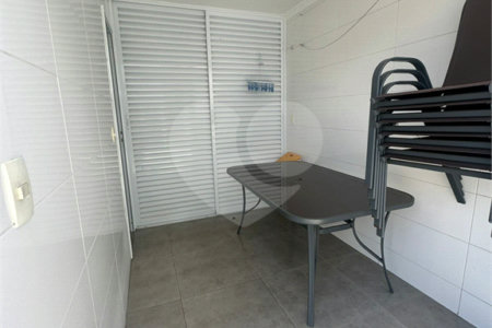 Sobrado à venda com 3 quartos, sendo 1 suíte, em Vila Nivi, São Paulo, SP
