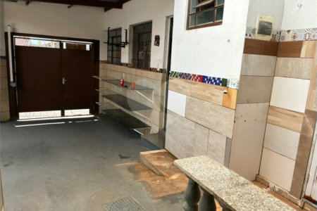 Casa Ampla e Versátil na Vila Marcelino — Excelente Espaço e Pronta para Ocupação Imediata!