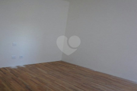 Casa à venda com 3 quartos, sendo 1 suíte,  no condomínio Professor Teot?nio Monteiro de Barros Filho, São Paulo - SP