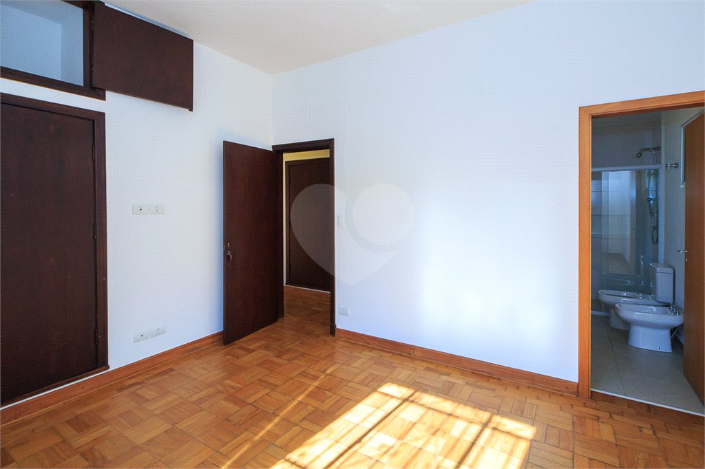 Casa Térrea à venda com 3 quartos, sendo 1 suíte, em Alto da Boa Vista, São Paulo, SP