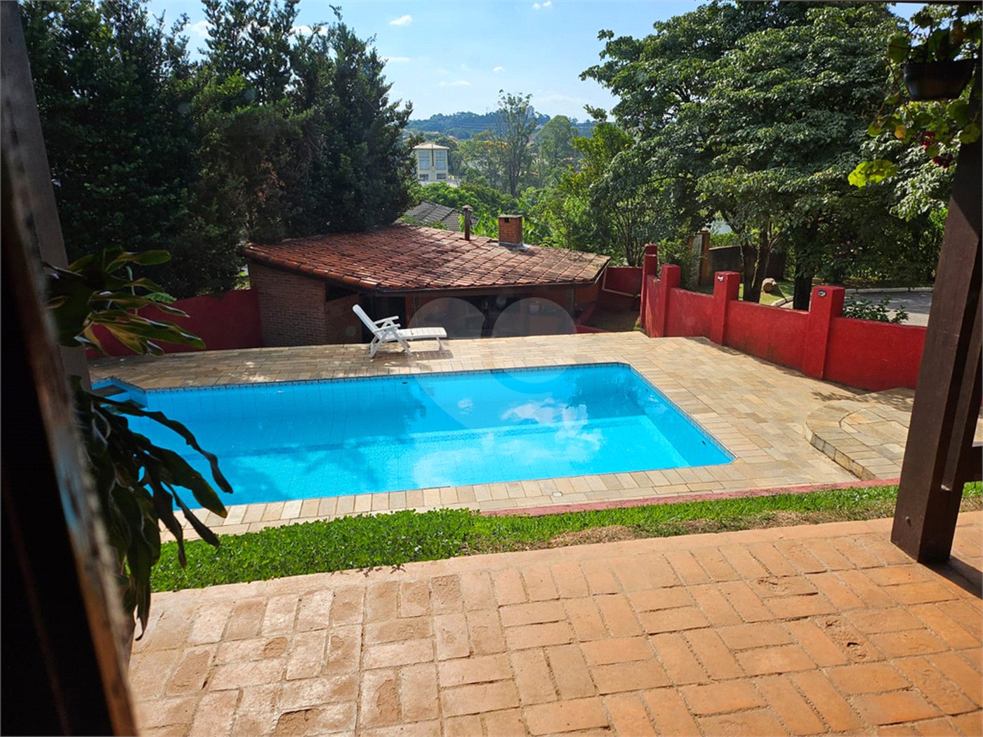 Casa à venda com 4 quartos, sendo 3 suítes, no condomínio Residncial Euroville, Carapicuíba - SP