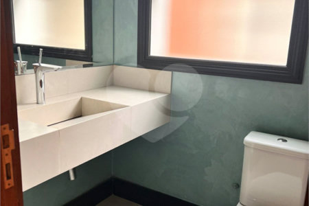 Sobrado à venda com 5 quartos, sendo 2 suítes, em Vila Inah, São Paulo, SP