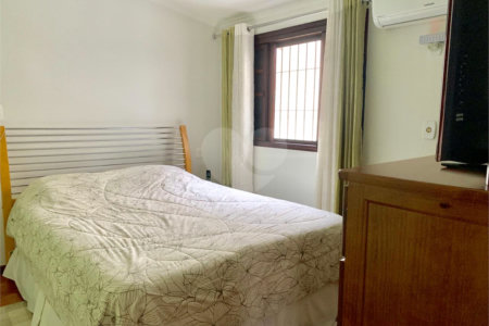 Casa à venda com 3 suítes em Vila Amorim, Suzano, SP