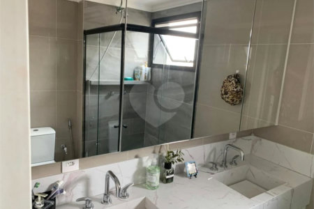 Cobertura à venda com 3 quartos, sendo 2 suítes,  em Mirandópolis, São Paulo, SP