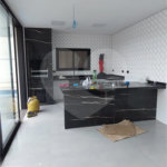 Casa à venda ou para alugar com 5 quartos, sendo 3 suítes, no condomínio Figueira Garden, Atibaia - SP