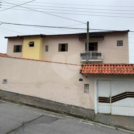 Sobrado à venda com 3 quartos, sendo 1 suíte, em Vila São Paulo, Mogi das Cruzes, SP