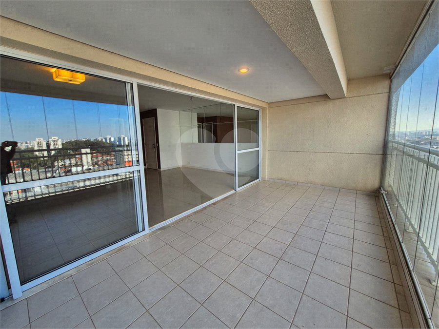 Apartamento à venda com 3 quartos, sendo 1 suíte,  em Jardim Olympia, São Paulo, SP