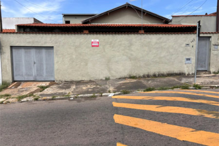 Casa à venda com 4 quartos, sendo 1 suíte, em Jardim São Judas Tadeu, Salto, SP