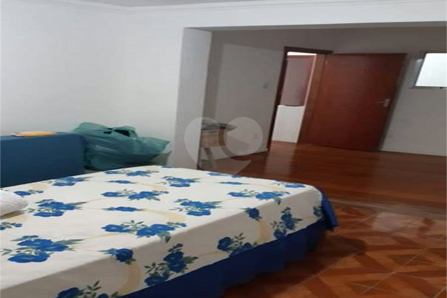 Sobrado à venda com 4 quartos em Parque Edu Chaves, São Paulo, SP