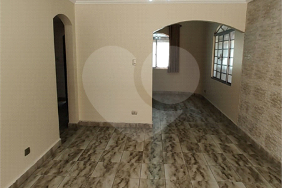 Sobrado à venda com 3 quartos, sendo 1 suíte,  em Artur Alvim, São Paulo, SP