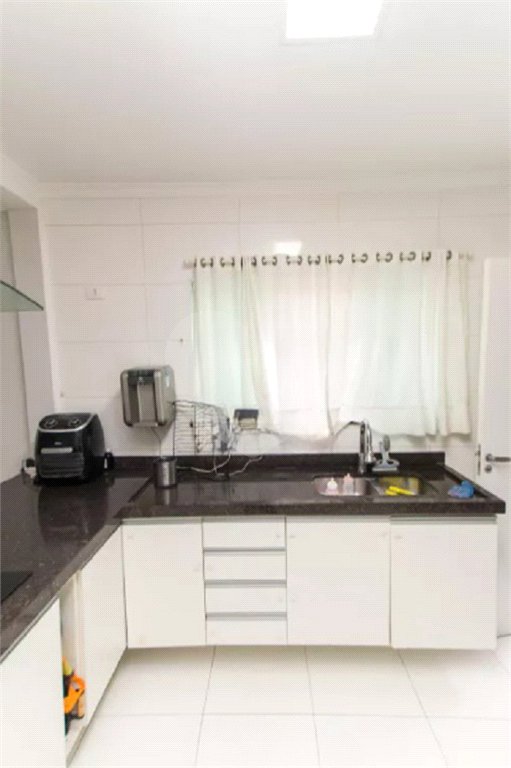 Sobrado à venda com 3 quartos, sendo 1 suíte, em Vila Nivi, São Paulo, SP
