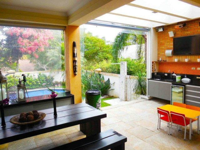 Casa à venda com 4 suítes no condomínio Vilaggio Monte Alegre, São Paulo - SP