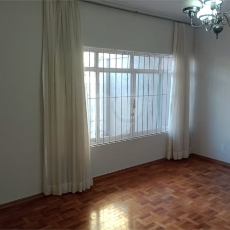 Casa à venda com 4 quartos, sendo 1 suíte, em Vila Rosa, Itapetininga, SP