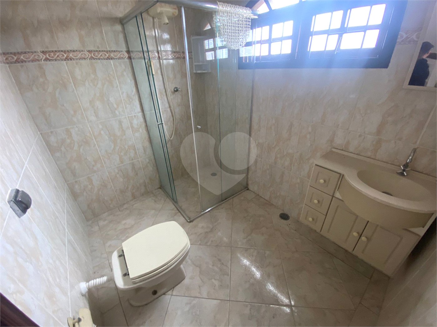 Sobrado à venda com 4 quartos, sendo 2 suítes,  em Vila Gustavo, São Paulo, SP