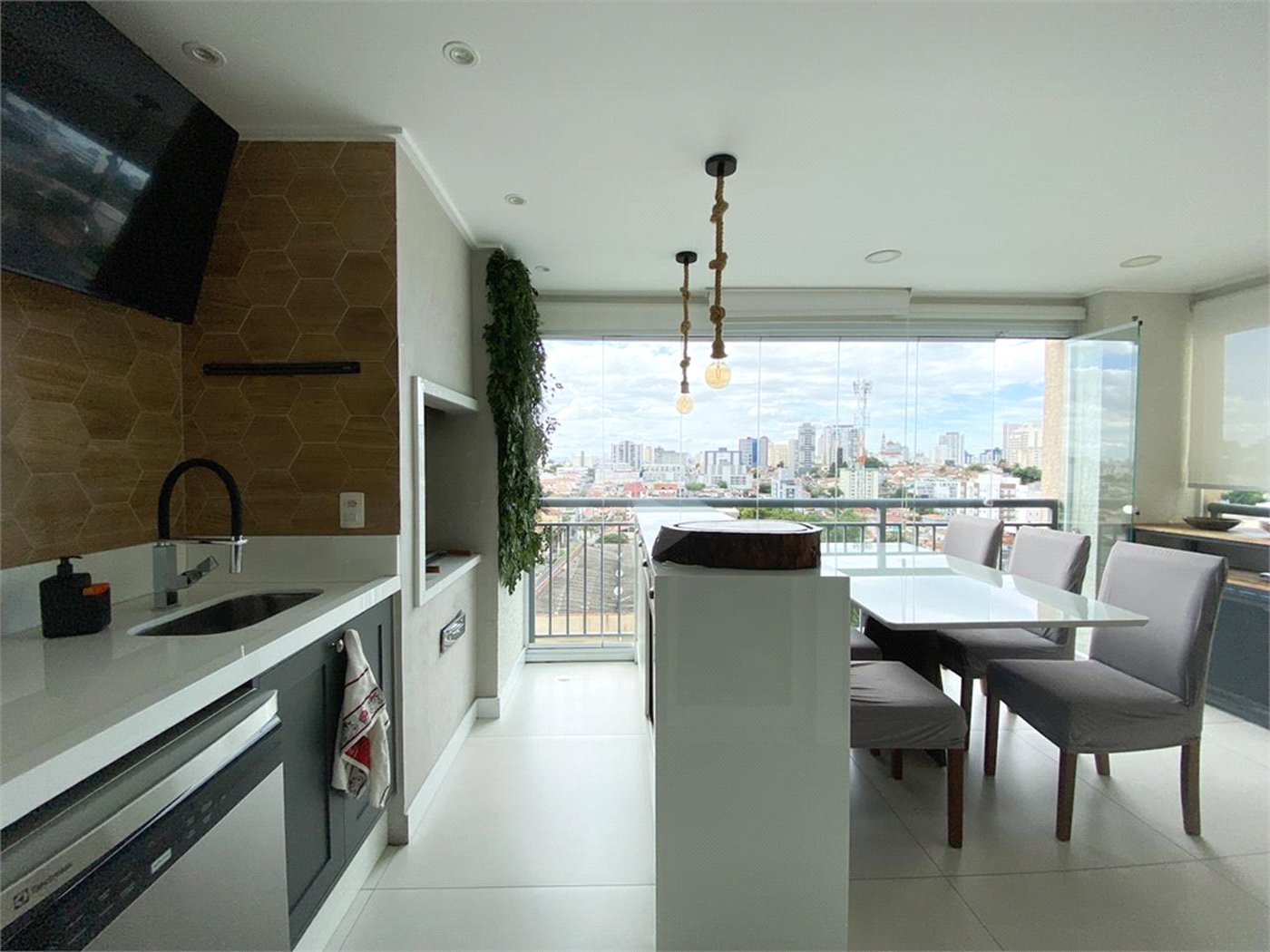 Apartamento à venda com 2 quartos, sendo 1 suíte,  em Tucuruvi, São Paulo, SP