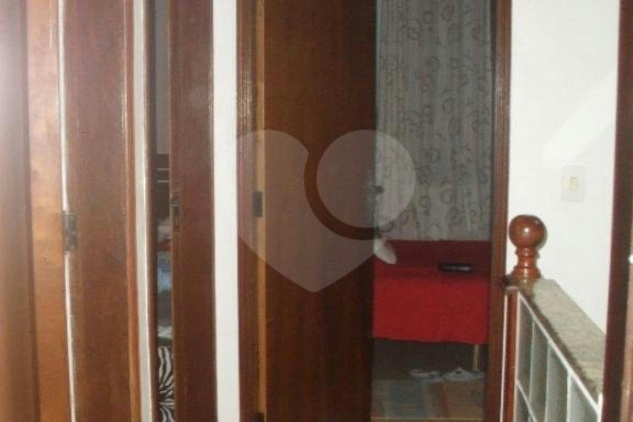 Sobrado à venda com 3 quartos, sendo 1 suíte, em Artur Alvim, São Paulo, SP