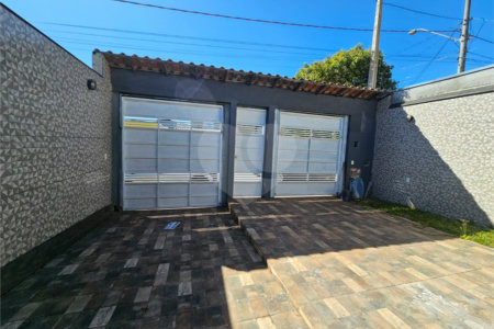 Casa Térrea à venda com 3 quartos, sendo 1 suíte,  em Villa Di Cesar, Mogi das Cruzes, SP