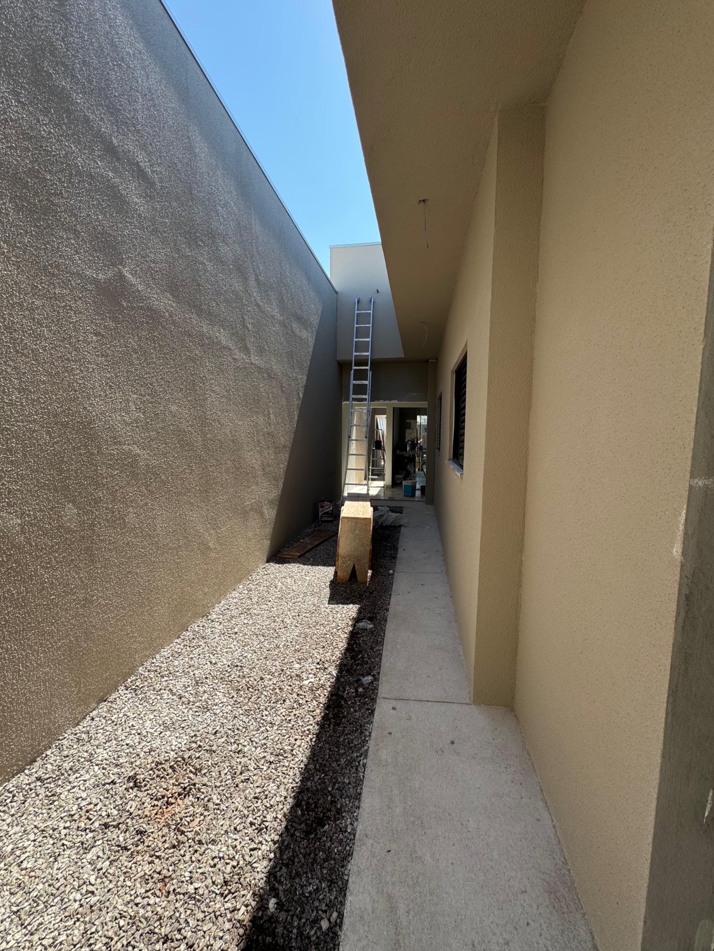 Casa à venda com 3 quartos, sendo 1 suíte, em Jardim dos Ipes, Três Lagoas, MS