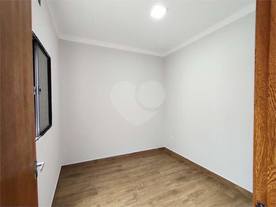 Casa à venda com 3 quartos, sendo 1 suíte, no condomínio Lago dos Ipês, Itapetininga - SP