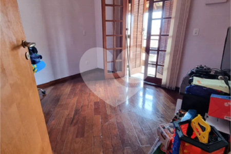 Sobrado à venda com 4 quartos, sendo 2 suítes, em Vila Mazzei, São Paulo, SP
