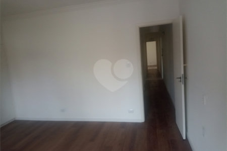 Casa de Vila à venda com 4 quartos, sendo 1 suíte, em Vila Olímpia, São Paulo, SP