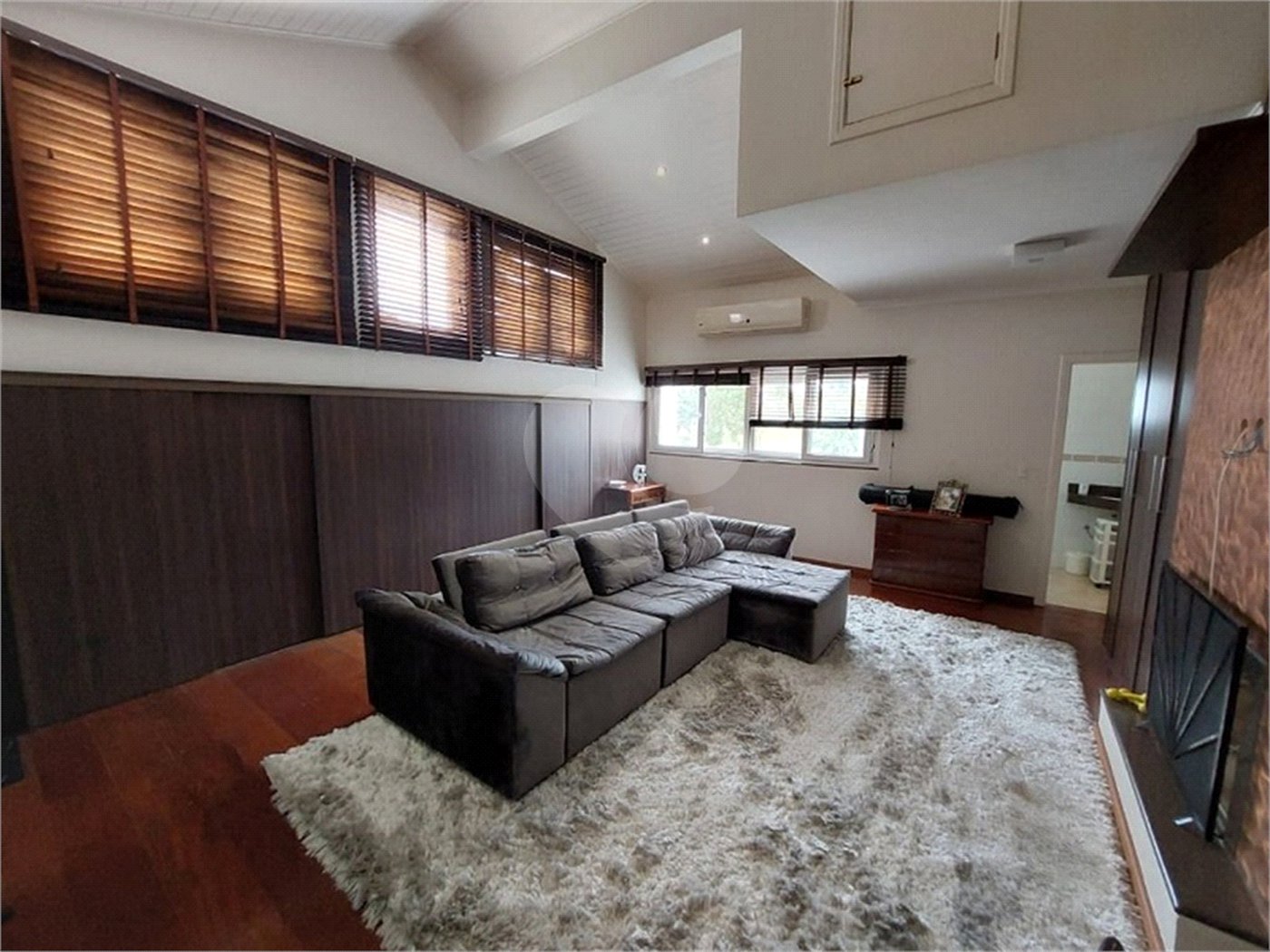 Casa à venda com 4 suítes no condomínio Granja Olga II, Sorocaba - SP