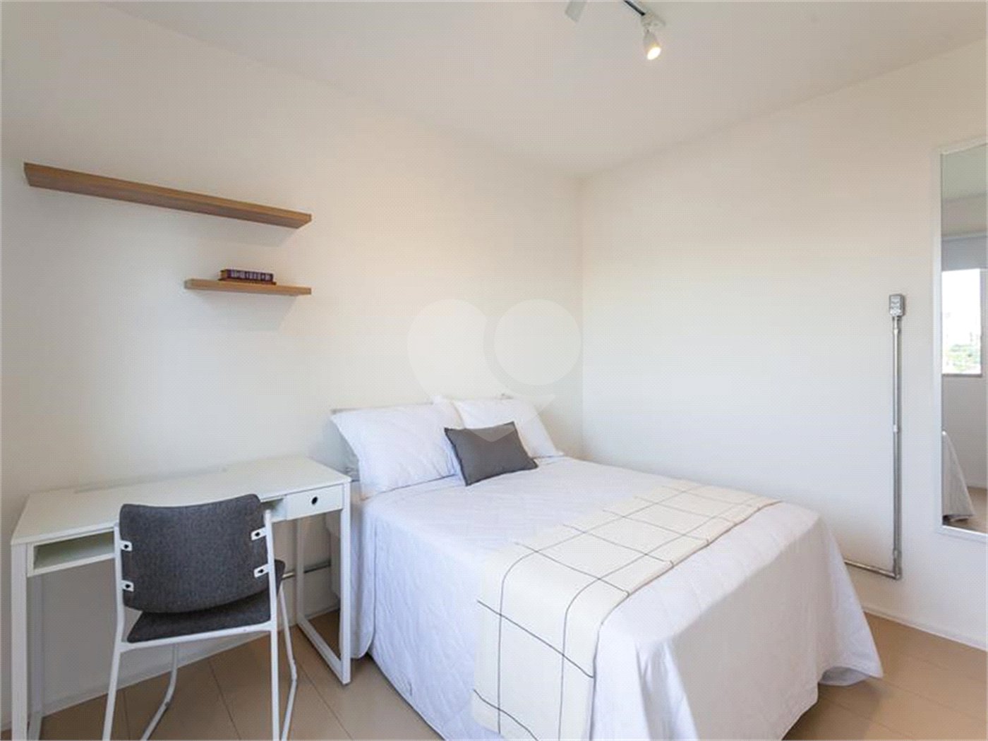 Apartamento à venda com 4 quartos, sendo 1 suíte, em Vila Olímpia, São Paulo, SP