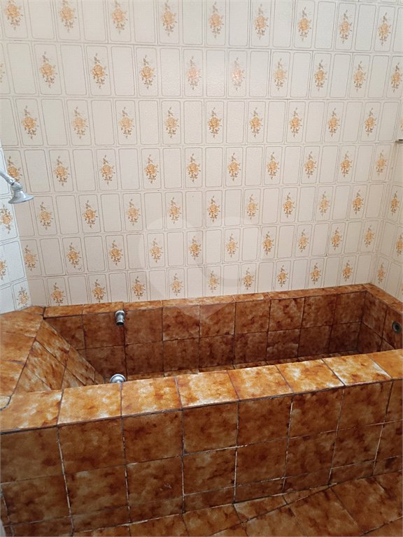 Sobrado à venda ou para alugar com 4 quartos, sendo 1 suíte, em Campo Belo, São Paulo, SP