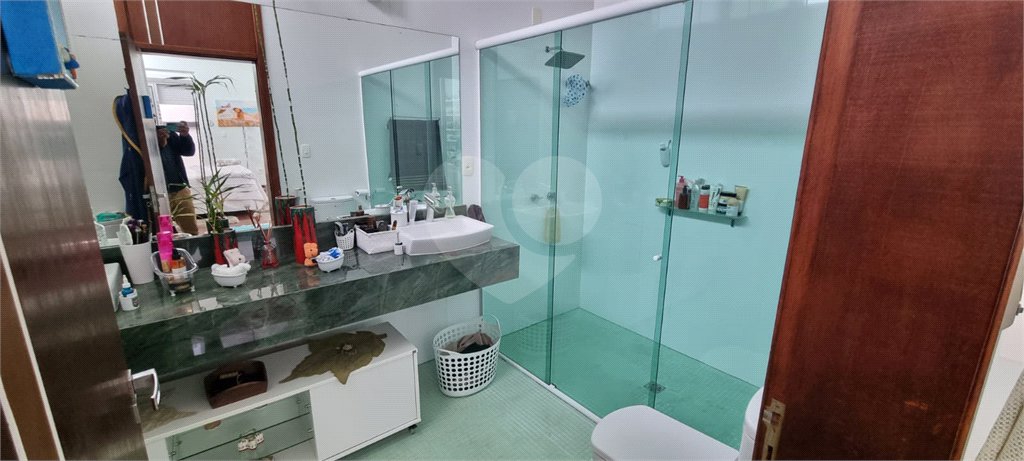 Casa à venda com 5 quartos, sendo 2 suítes, no condomínio Swiss Park, São Bernardo do Campo - SP
