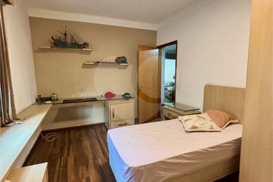 Sobrado à venda com 6 quartos, sendo 5 suítes, em Tremembé, São Paulo, SP