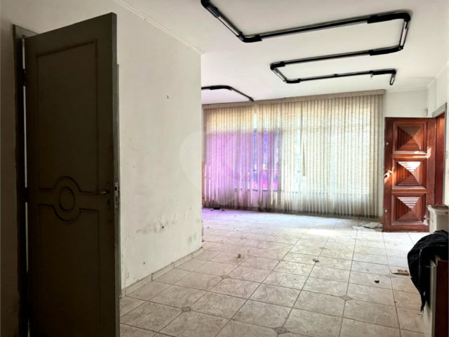 Sobrado à venda com 4 quartos em Brooklin, São Paulo, SP