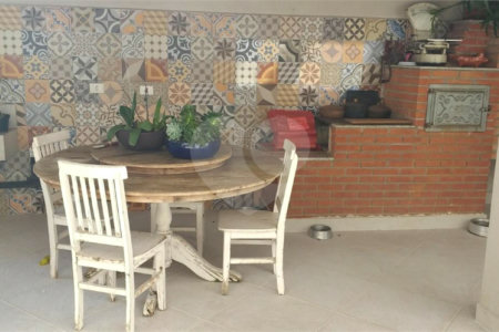 Casa à venda com 4 quartos, sendo 3 suítes,  em Jardim Bonfiglioli, São Paulo, SP