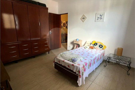 Sobrado à venda com 4 quartos, sendo 2 suítes,  em Nova Cerejeira, Atibaia, SP