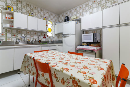 Casa à venda com 3 quartos, sendo 1 suíte, em Mirandópolis, São Paulo, SP
