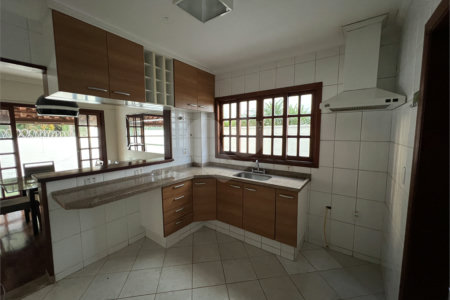 CASA COM 3 QUARTOS NO CONDOMÍNIO GRAND VILLE