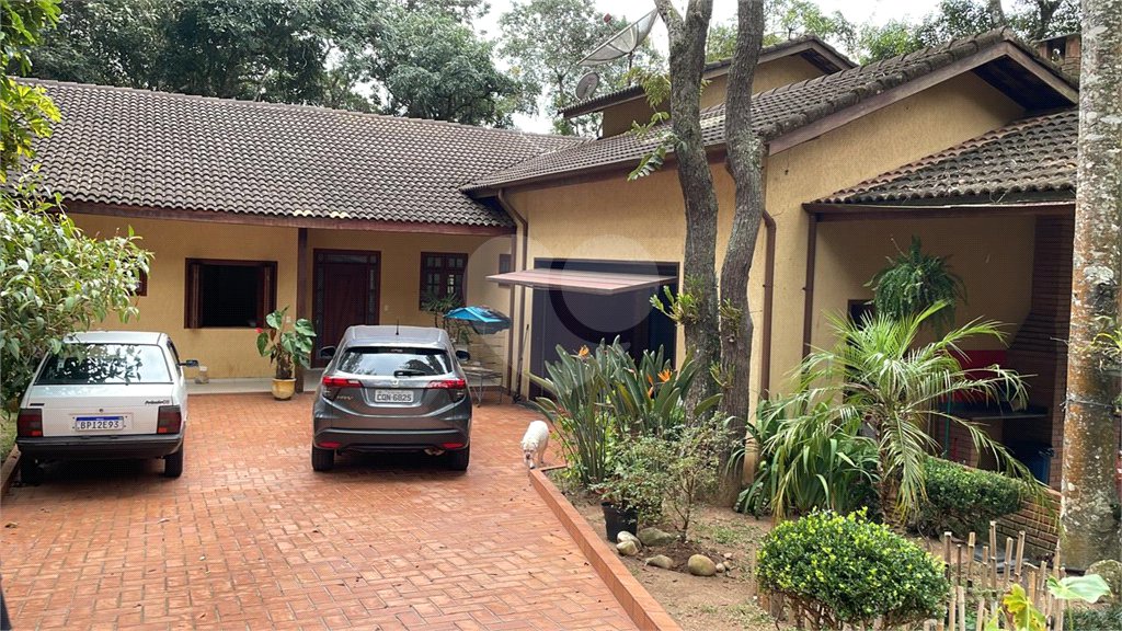 Casa à venda ou para alugar com 3 suítes no condomínio Alpes da Cantareira, Mairiporã - SP