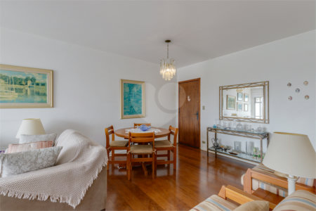 Apartamento à venda com 3 quartos, sendo 1 suíte, em Chácara Santo Antônio (zona Sul), São Paulo, SP