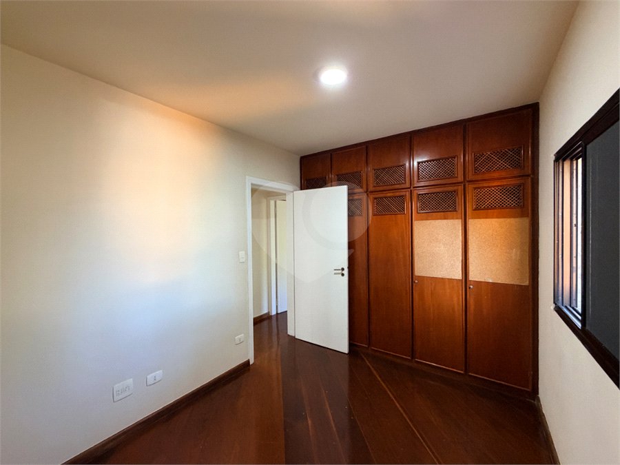 Apartamento à venda com 3 quartos, sendo 1 suíte, em Alto da Boa Vista, São Paulo, SP