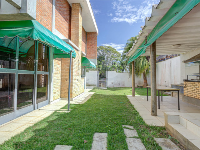 Casa à venda com 3 suítes em Interlagos, São Paulo, SP